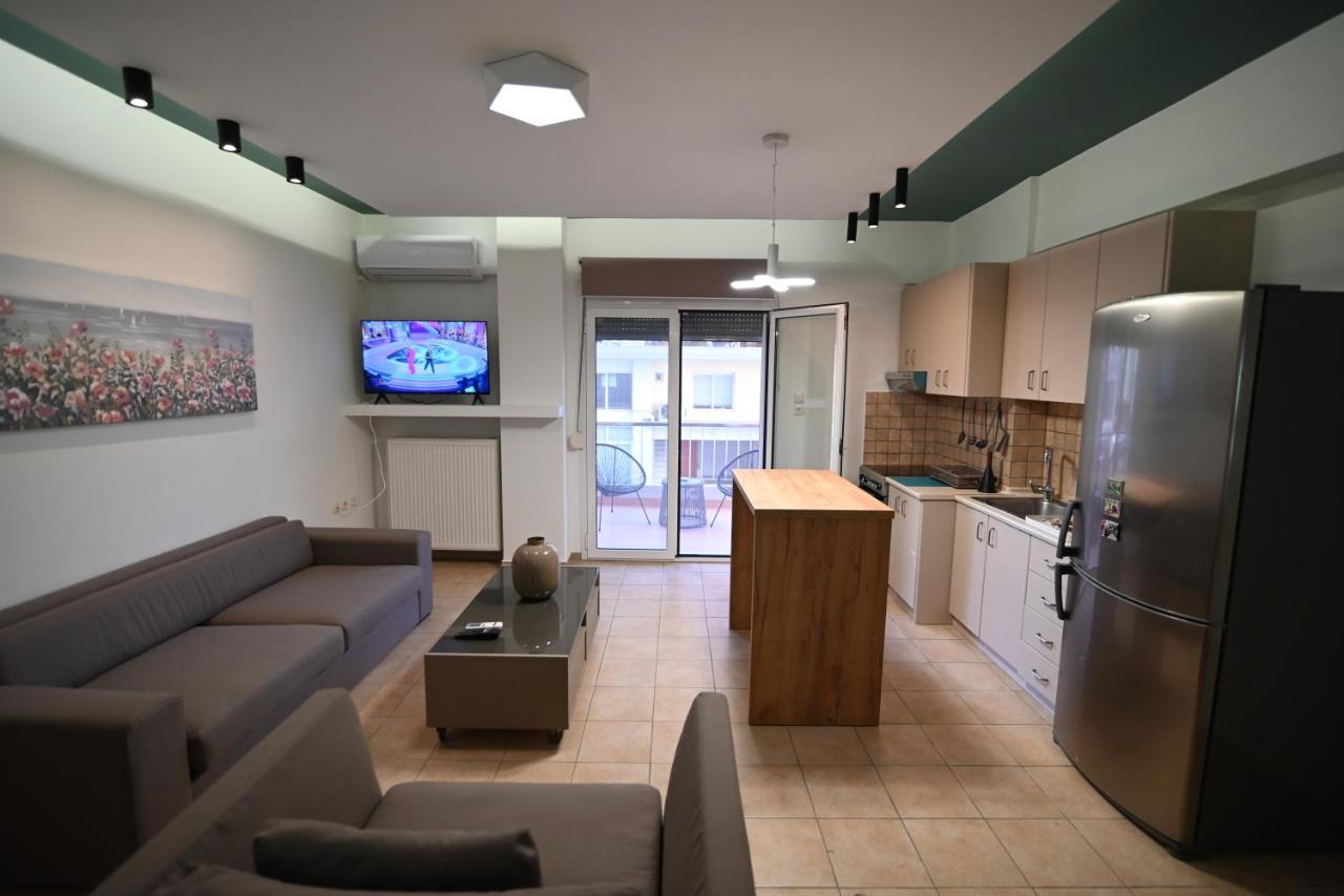 Ferienwohnung The Whole Packet A4 Center With Parking Larissa Exterior foto