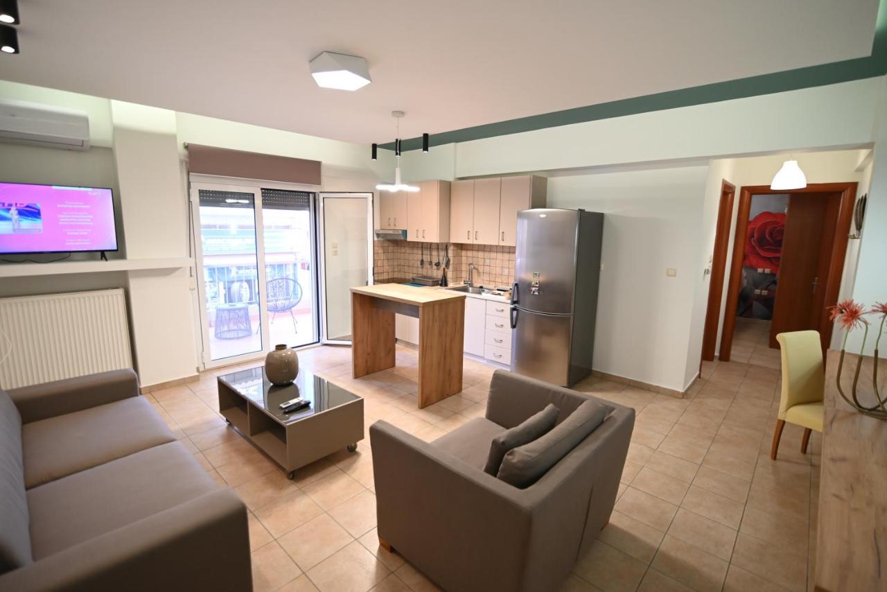 Ferienwohnung The Whole Packet A4 Center With Parking Larissa Exterior foto